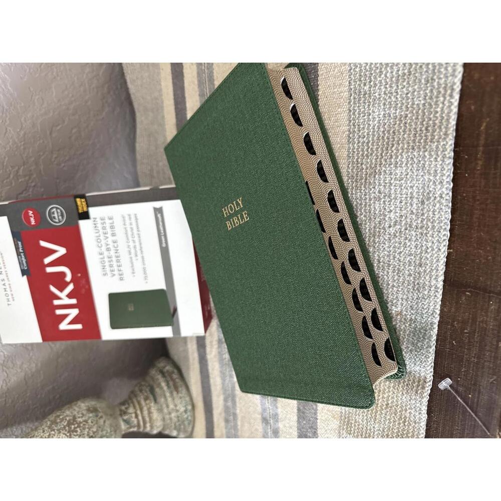 Thomas Nelson NKJV Single-Column Verse-by-Verse Reference Bible Green Leatherso - Picture 5 of 6